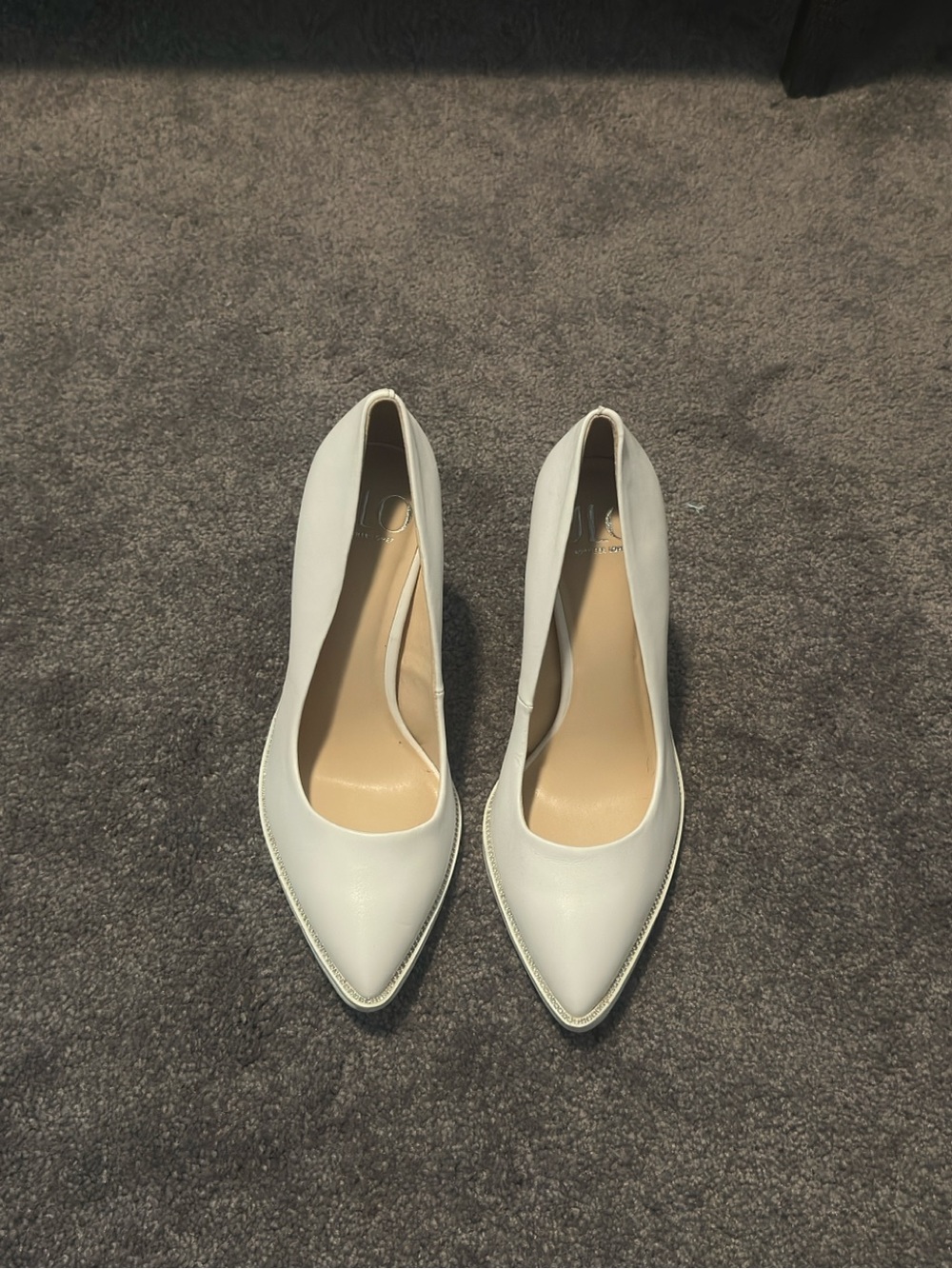 Women's JLO White Pointed-Toe Pumps